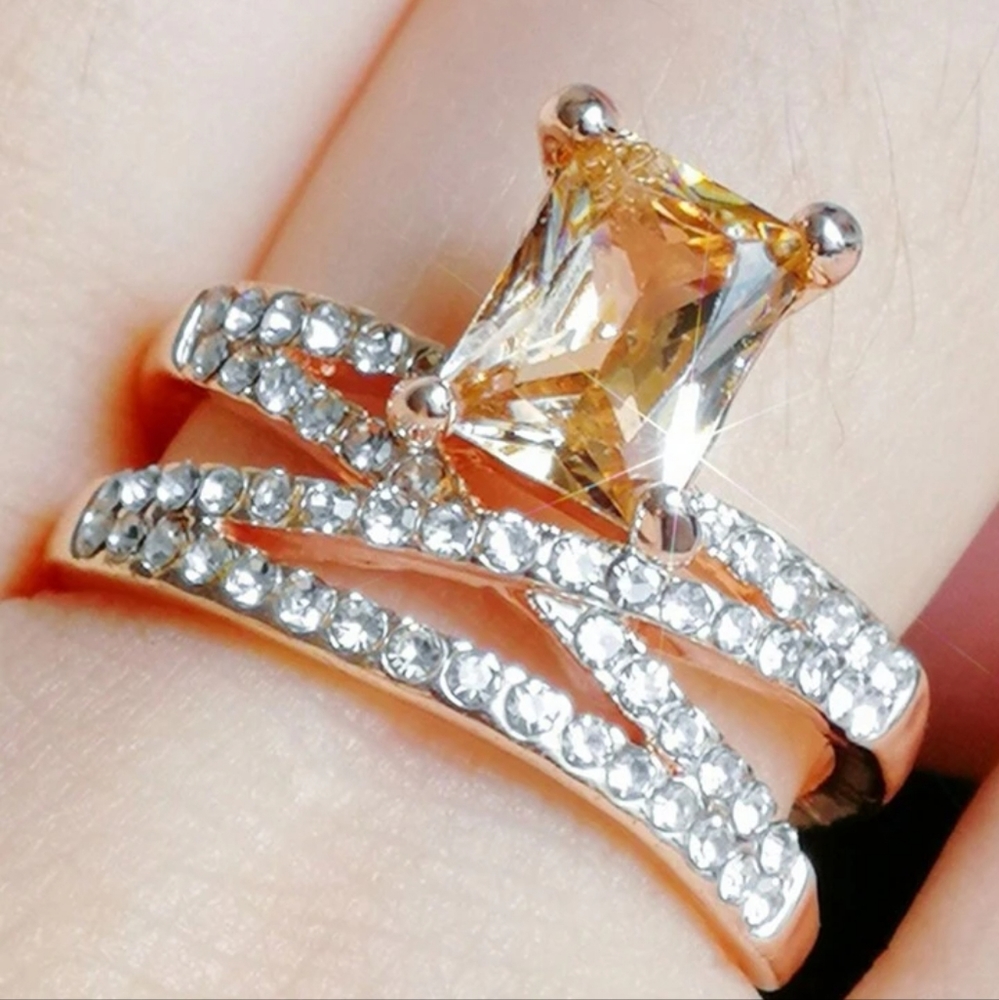 🔥🔥BACK IN STOCK🔥🔥Sparkling Morganite Women's Rose Gold Plated Winding Ring - Picture 7 of 16